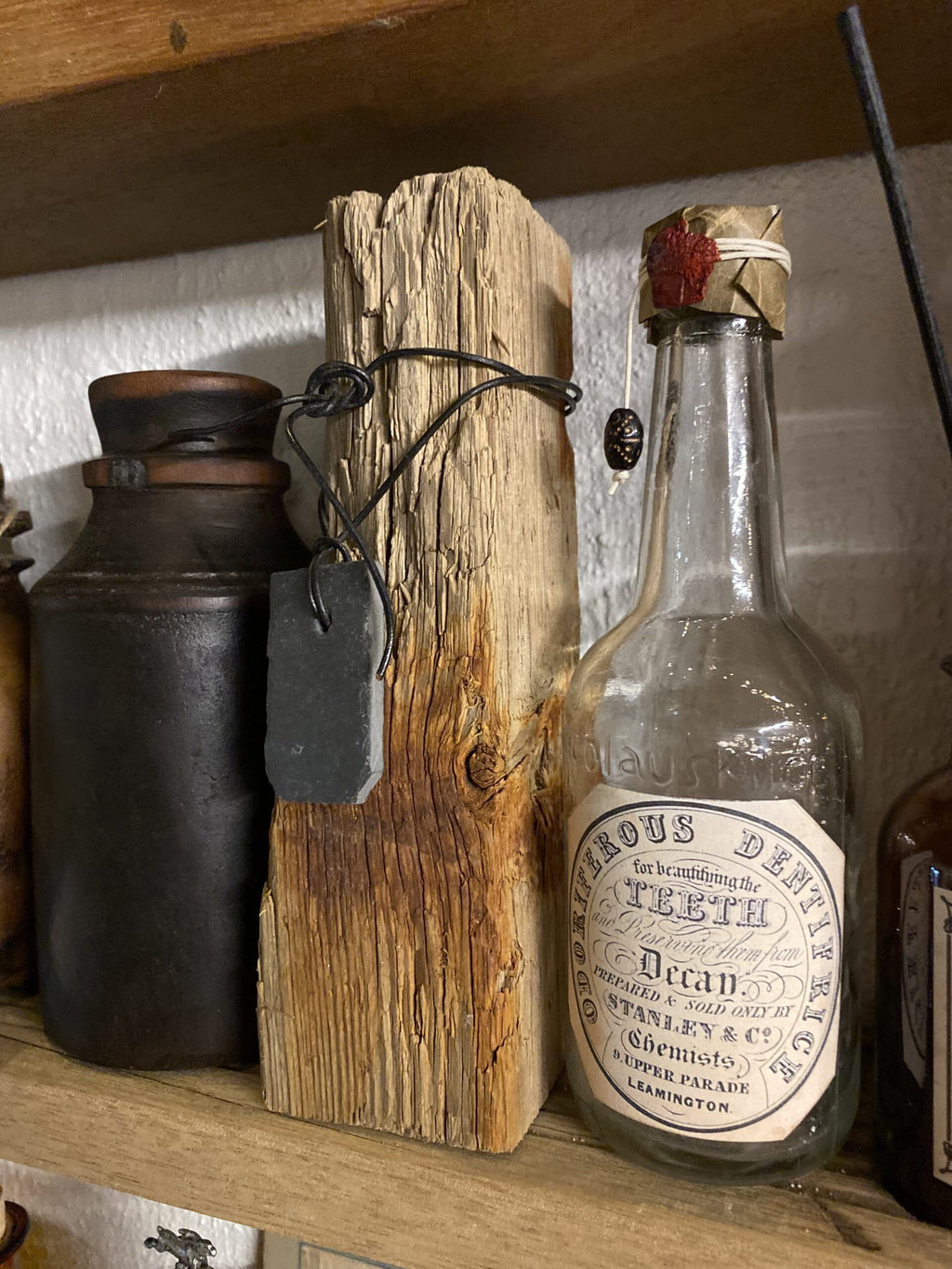 Nostalgiske flasker, æsker og krukker