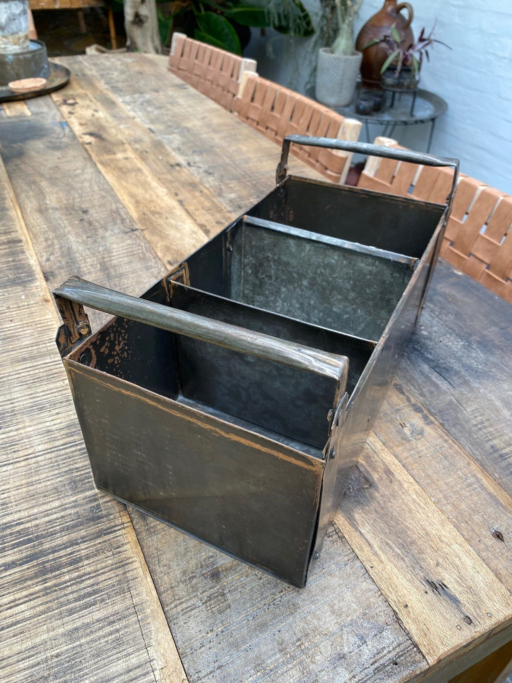 Metalkasse med 3 rum