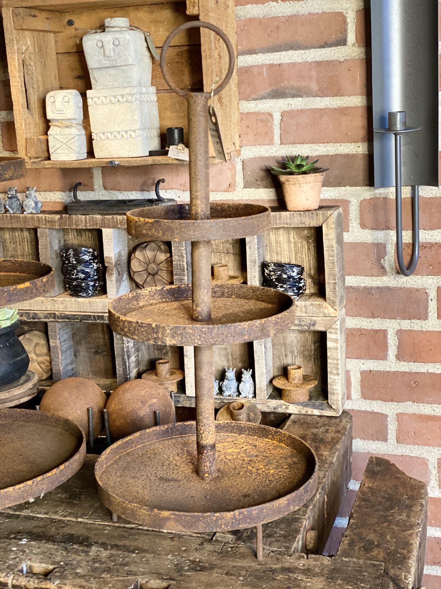 Etagere i rustjern