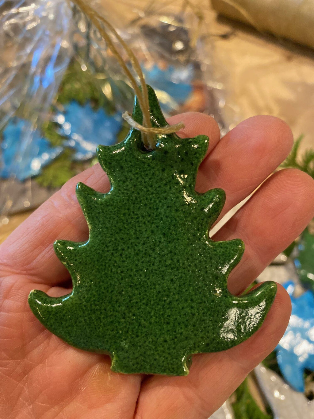 Juletræ i raku-keramik