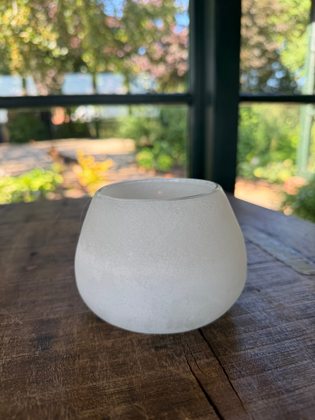 Lysglas i hvidt silkemat glas
