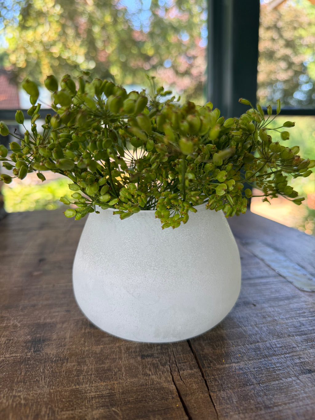 Lysglas i hvidt silkemat glas