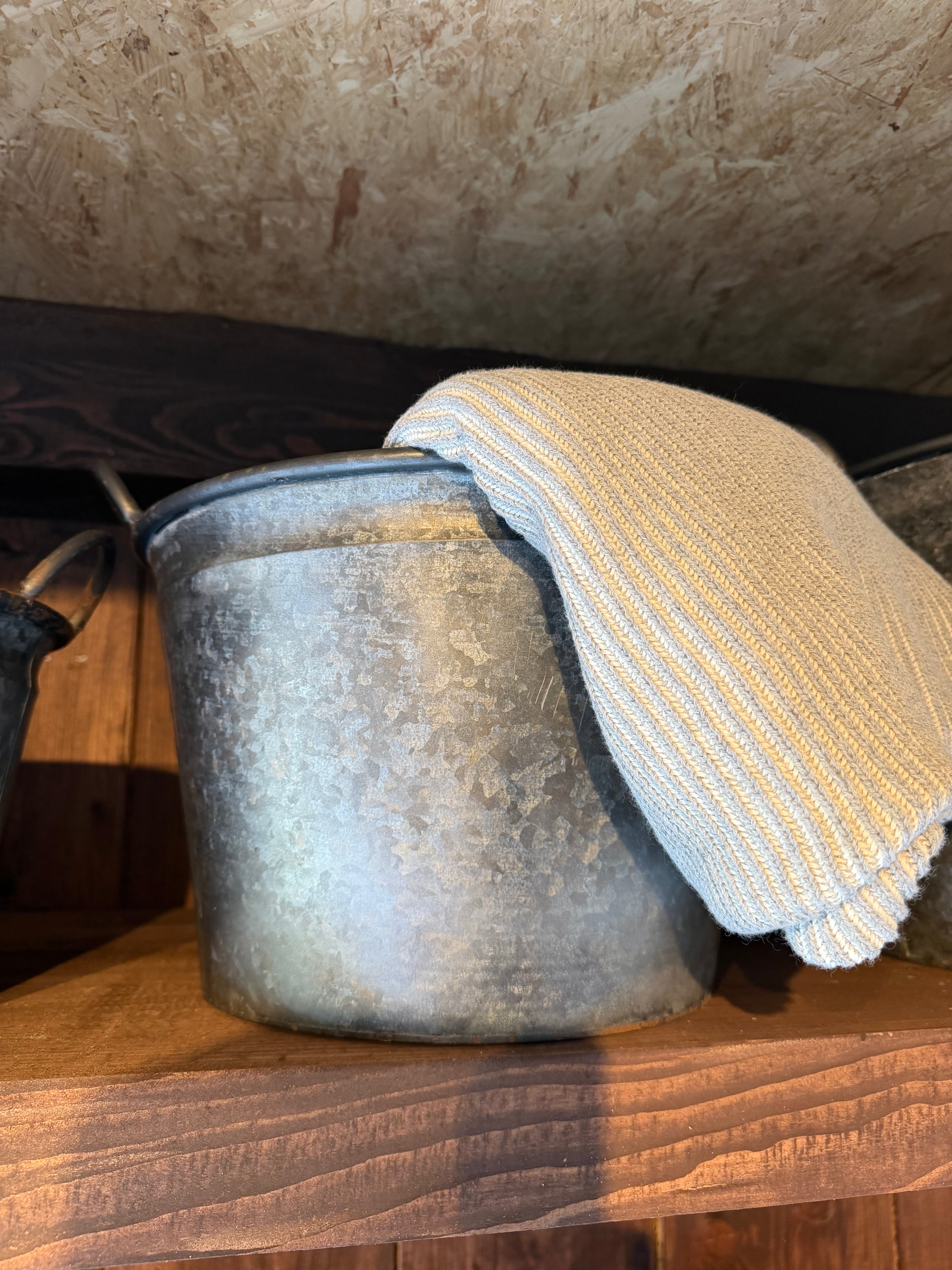 Galvaniserede jernbaljer med hanke
