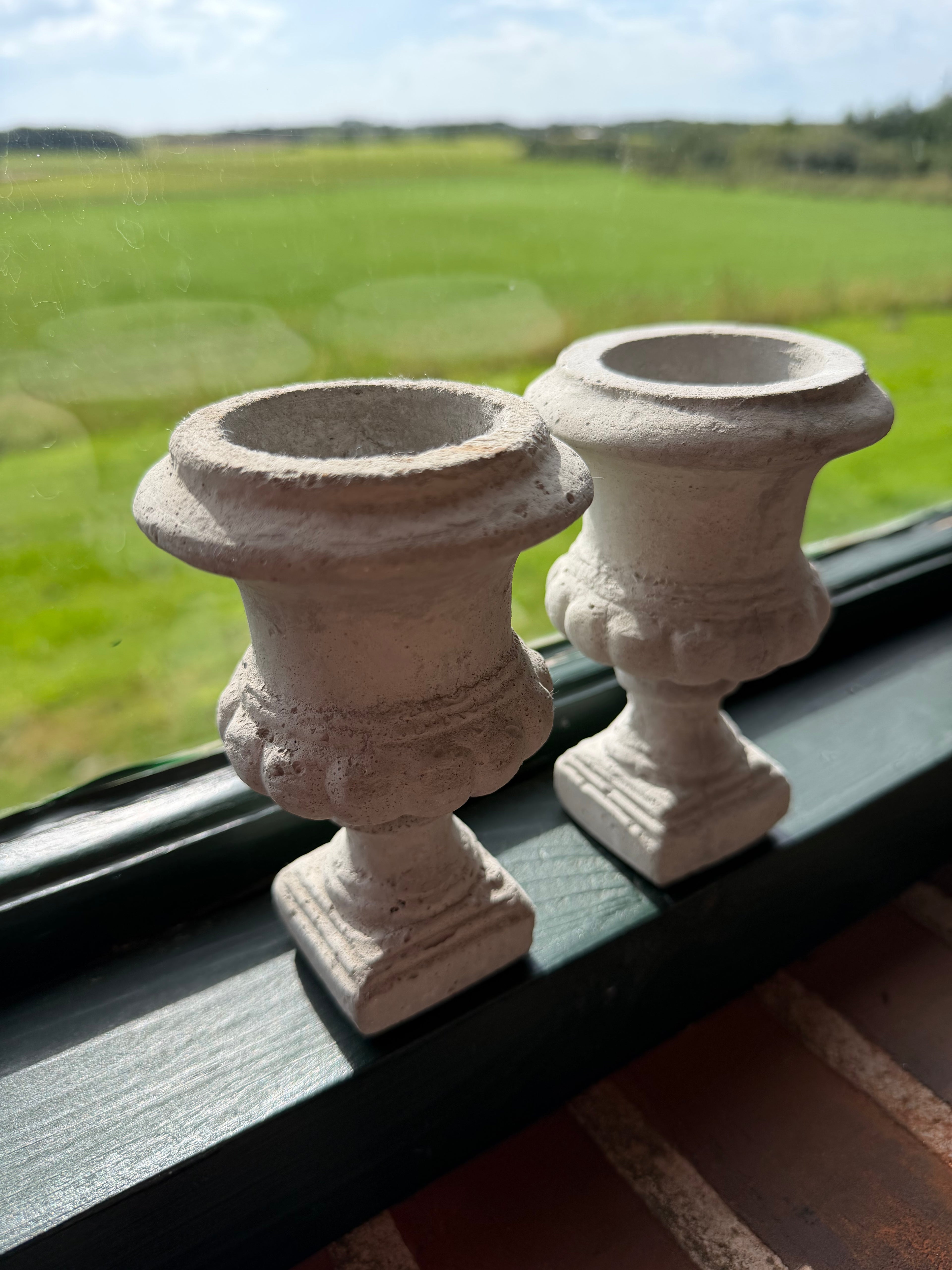 Pokal i rå cement – 13 cm
