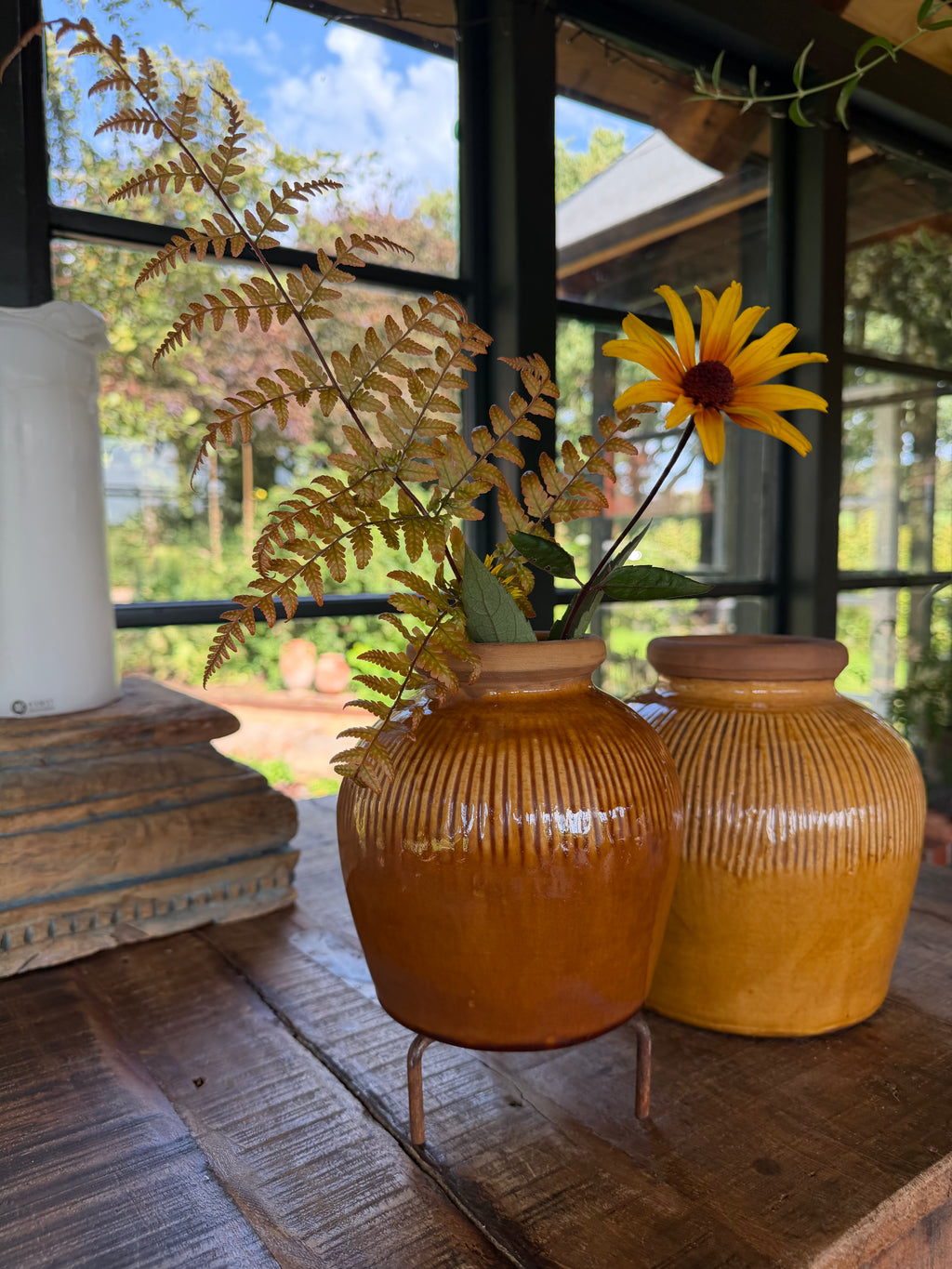 Rustik vase i glaseret ler – Almond