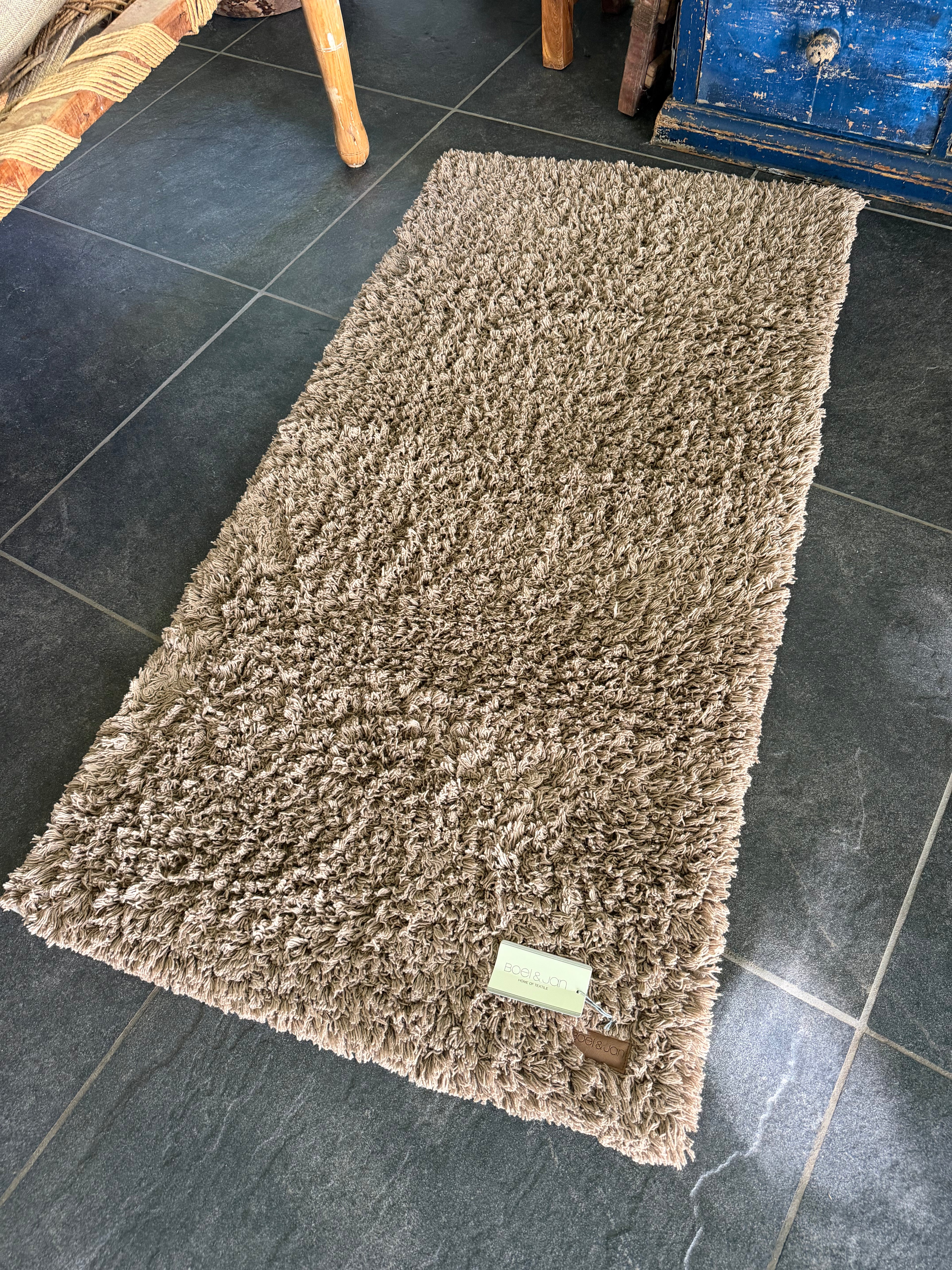 Rustikt langluvet bomuldstæppe – 70 × 140 cm