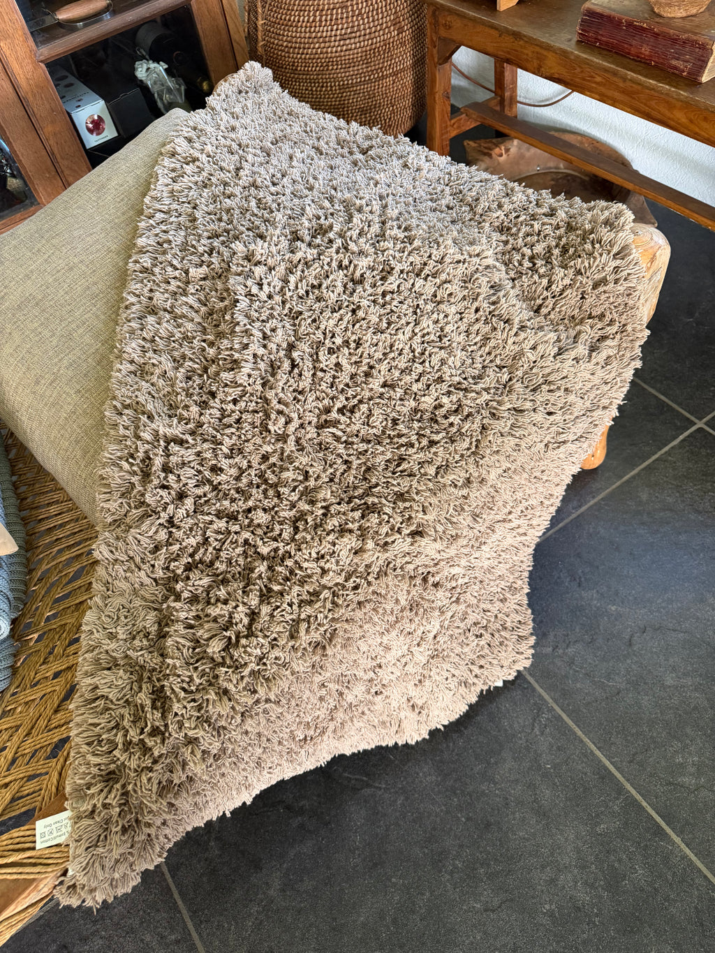 Rustikt langluvet bomuldstæppe – 70 × 140 cm