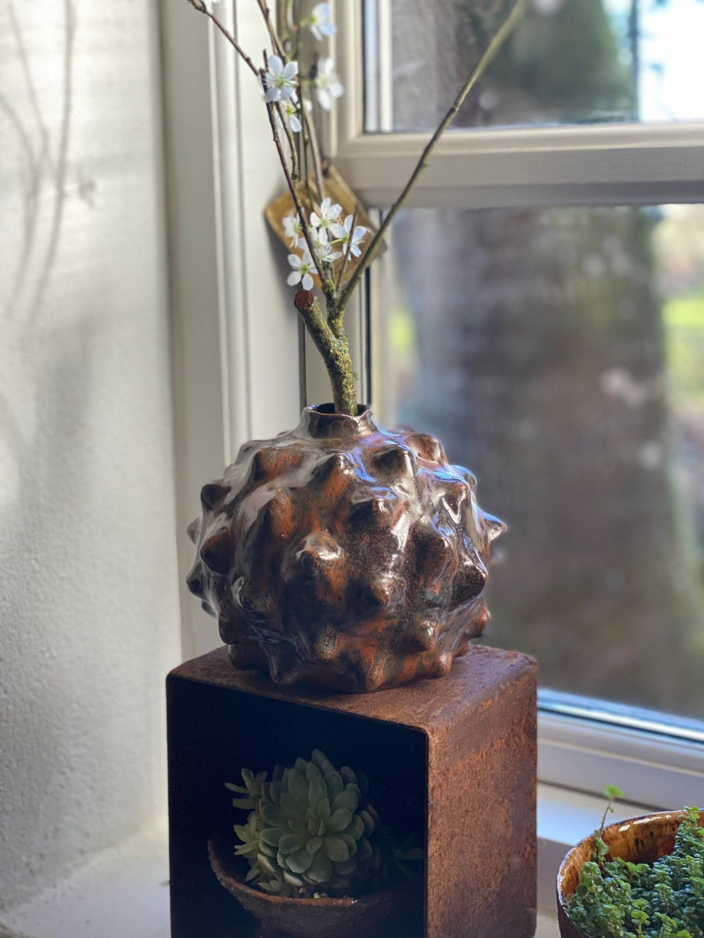 Skulptur-vase med knopper