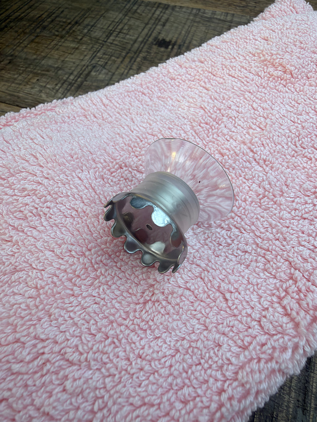 Magnetisk sæbeholder med sugekop